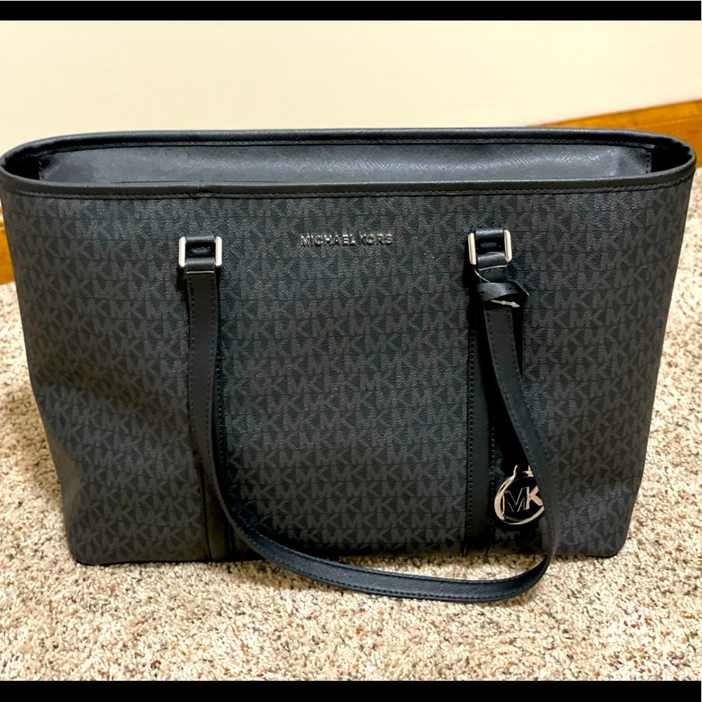 Michael Kors Jet Set Travel Tote